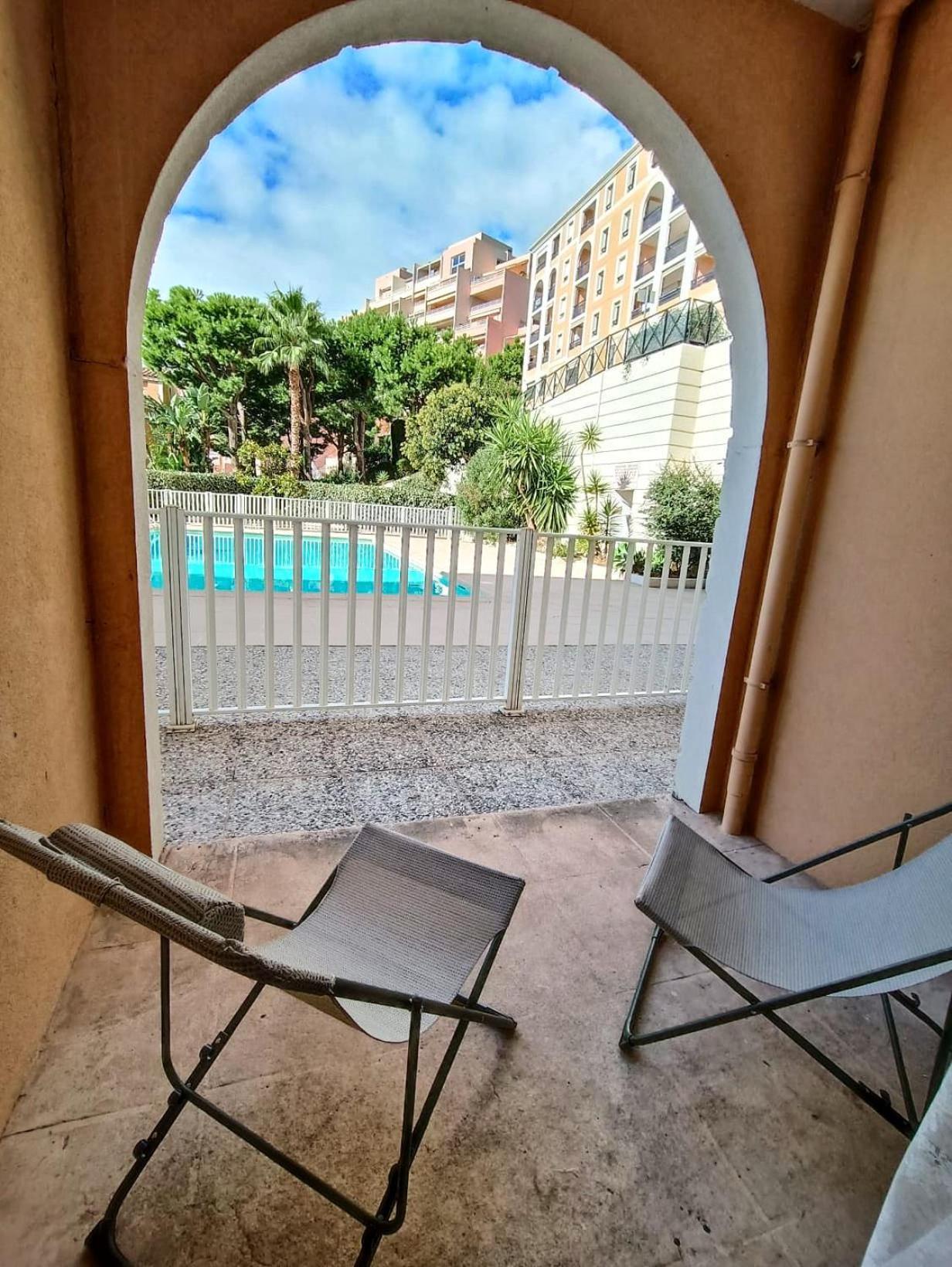 Direct Monaco Studio Devant Piscine 博索莱伊 外观 照片