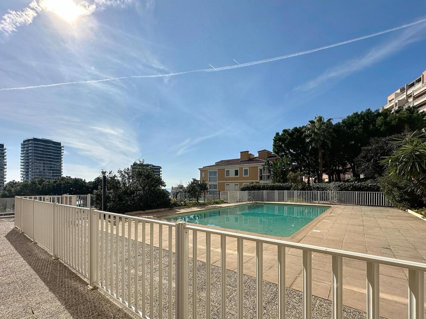 Direct Monaco Studio Devant Piscine 博索莱伊 外观 照片